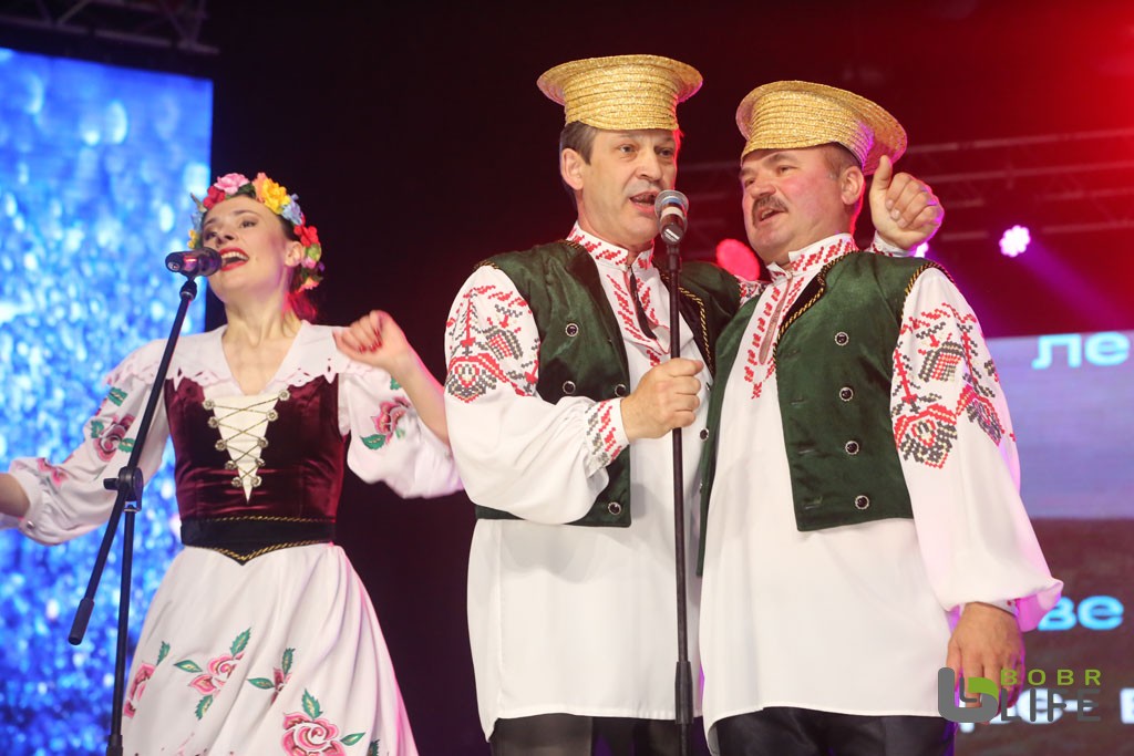 Выступление творческого коллектива "Слодыч" на смотре-конкурсе художественной самодеятельности среди прдприятий концерна "Белгоспищепром", г.Бобруйск, 2017 г. Выступление творческого коллектива "Слодыч" на смотре-конкурсе художественной самодеятельности среди прдприятий концерна "Белгоспищепром", г.Бобруйск, 2017 г.